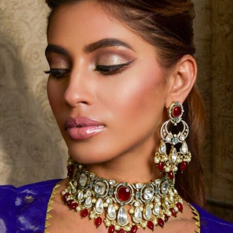 Radiant Realia Choker Set