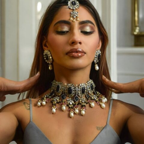 ONYX BLACK FLORAL NECKLACE SET WITH TEEKA